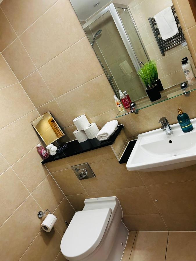 Spacious 3-Bed 3-Bath Luxury Apartment With Balcony Hyde Park ลอนดอน ภายนอก รูปภาพ